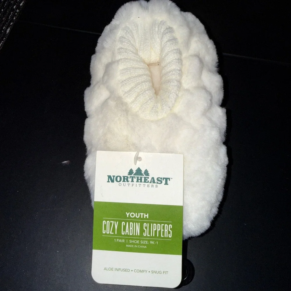 Northeast Outfitters Cozy Cabin Slippers Youth XS 9K-1 Cream New Aloe Infu Heart